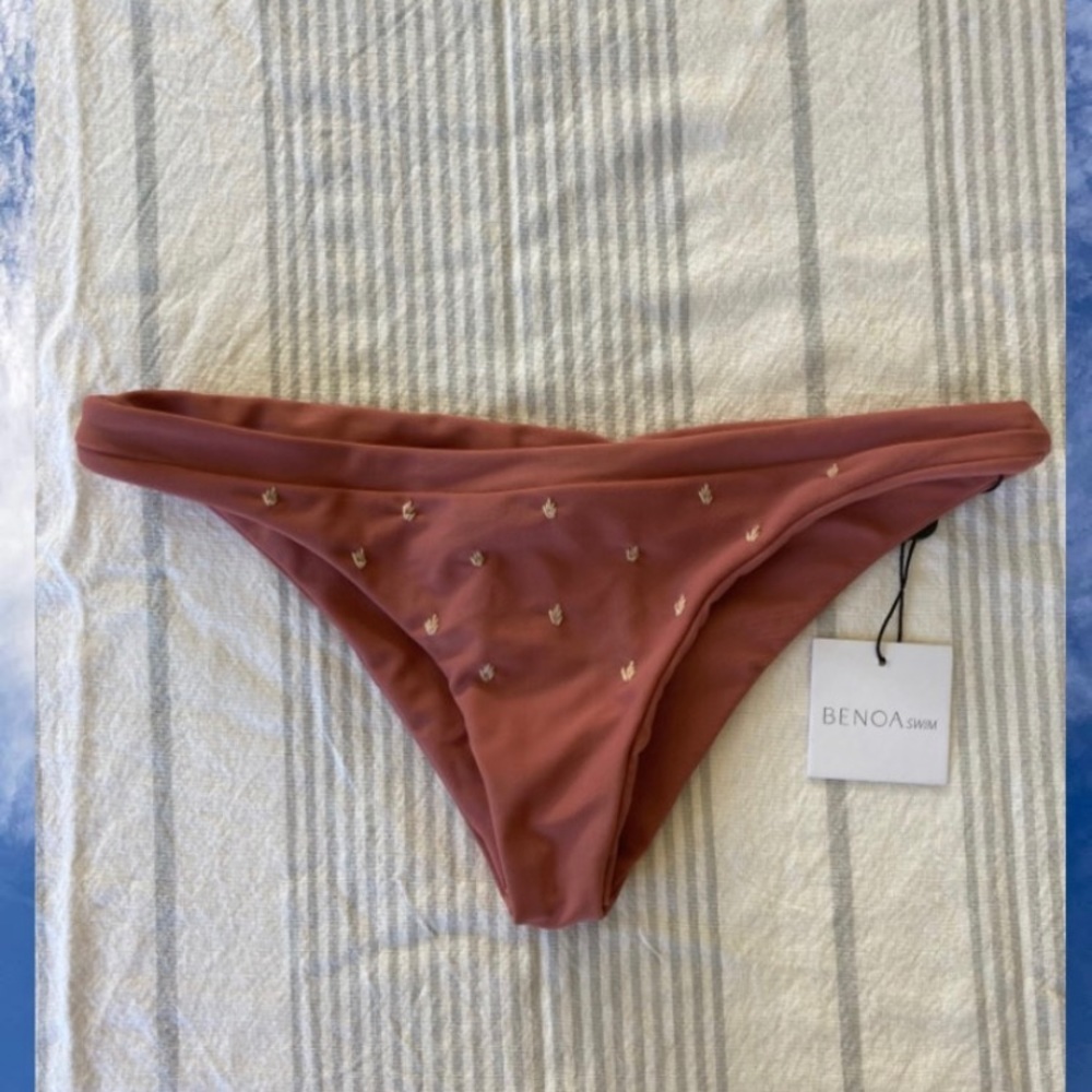 Embroidered benoa bottoms